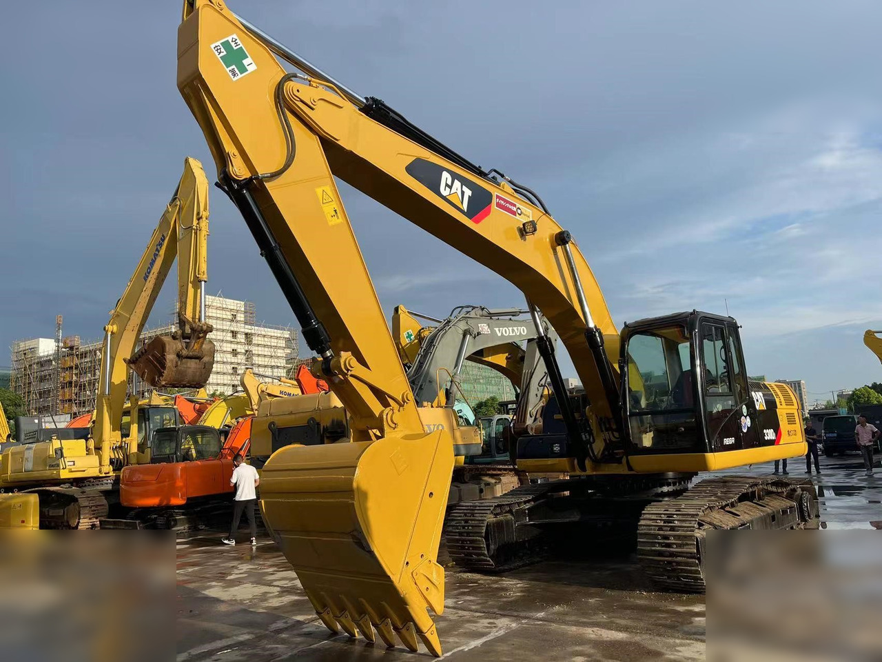 CATERPILLAR 330D - Crawler excavator: picture 2 CATERPILLAR 330D - Crawler excavator: picture 2