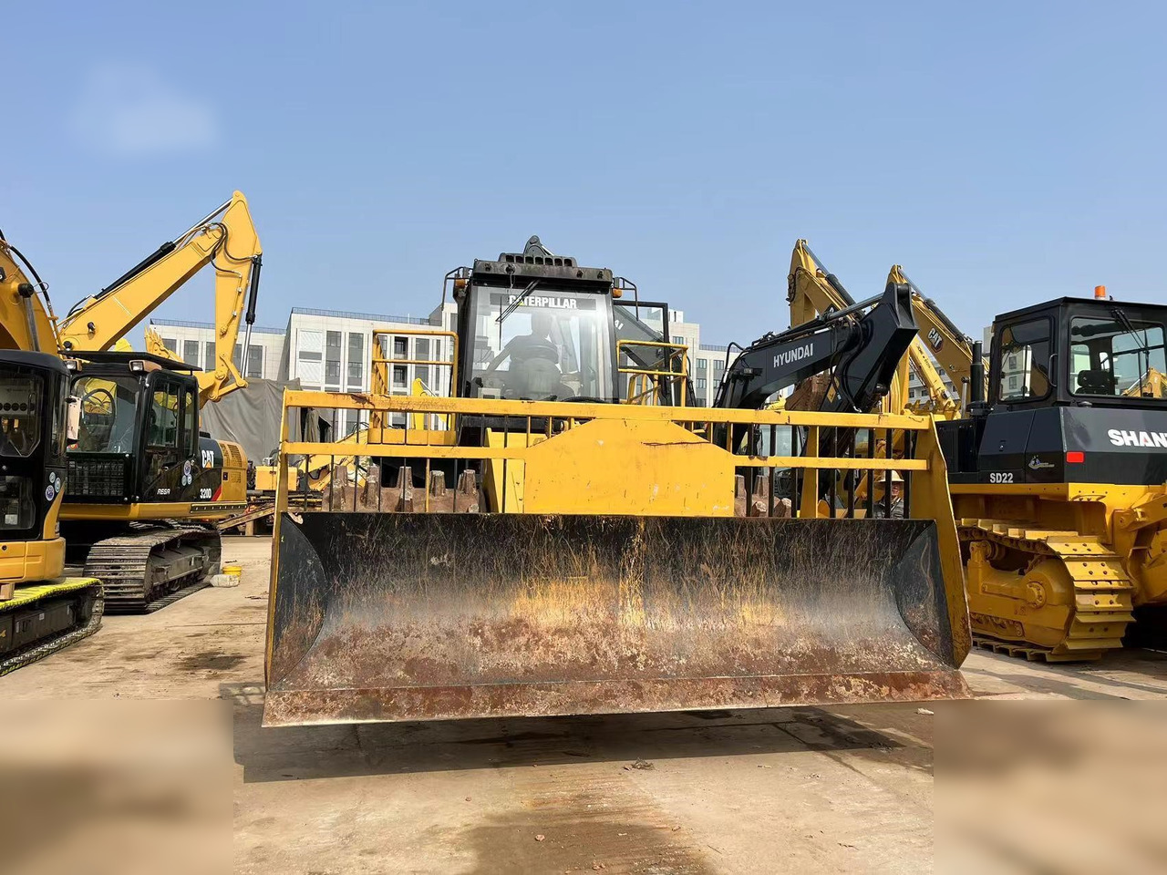 CATERPILLAR 826G - Compactor: picture 3 CATERPILLAR 826G - Compactor: picture 3