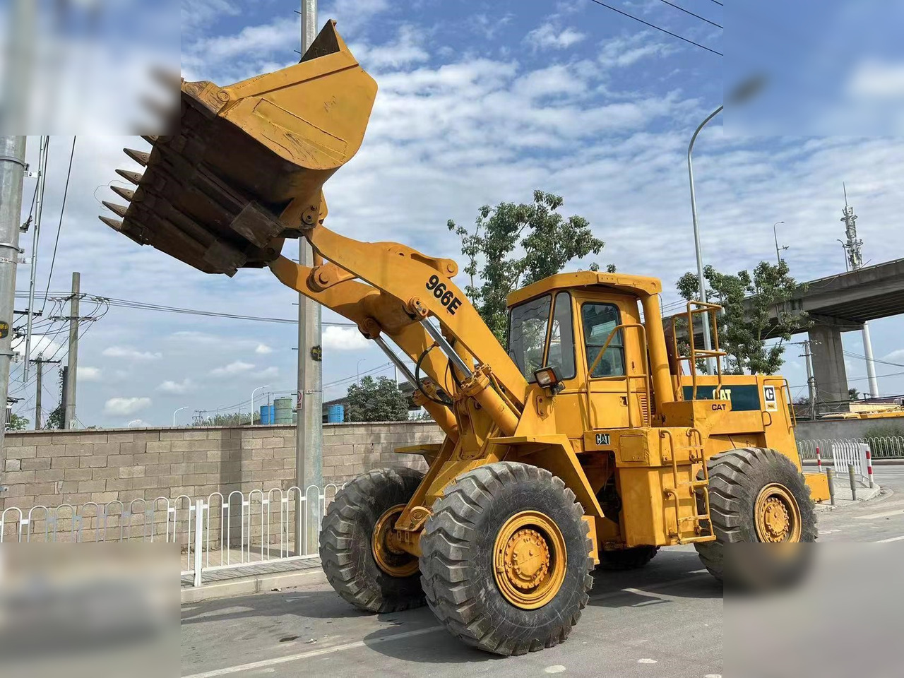 CATERPILLAR 966E - Wheel loader: picture 3 CATERPILLAR 966E - Wheel loader: picture 3