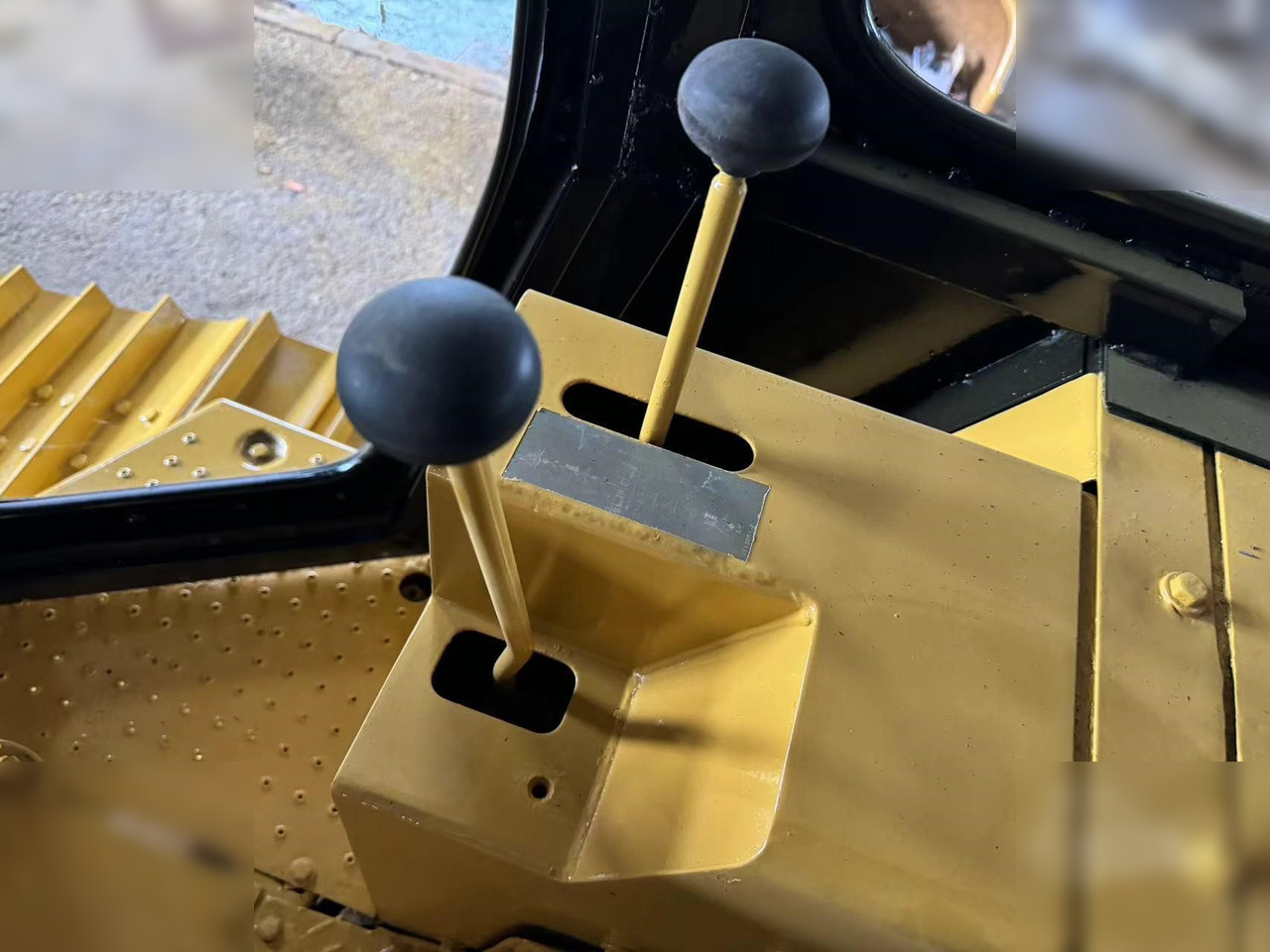 CATERPILLAR D4C - Bulldozer: picture 5 CATERPILLAR D4C - Bulldozer: picture 5