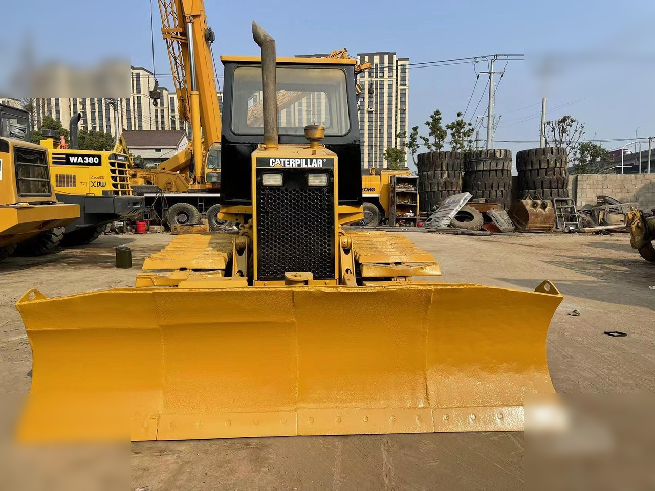 CATERPILLAR D4C - Bulldozer: picture 2 CATERPILLAR D4C - Bulldozer: picture 2