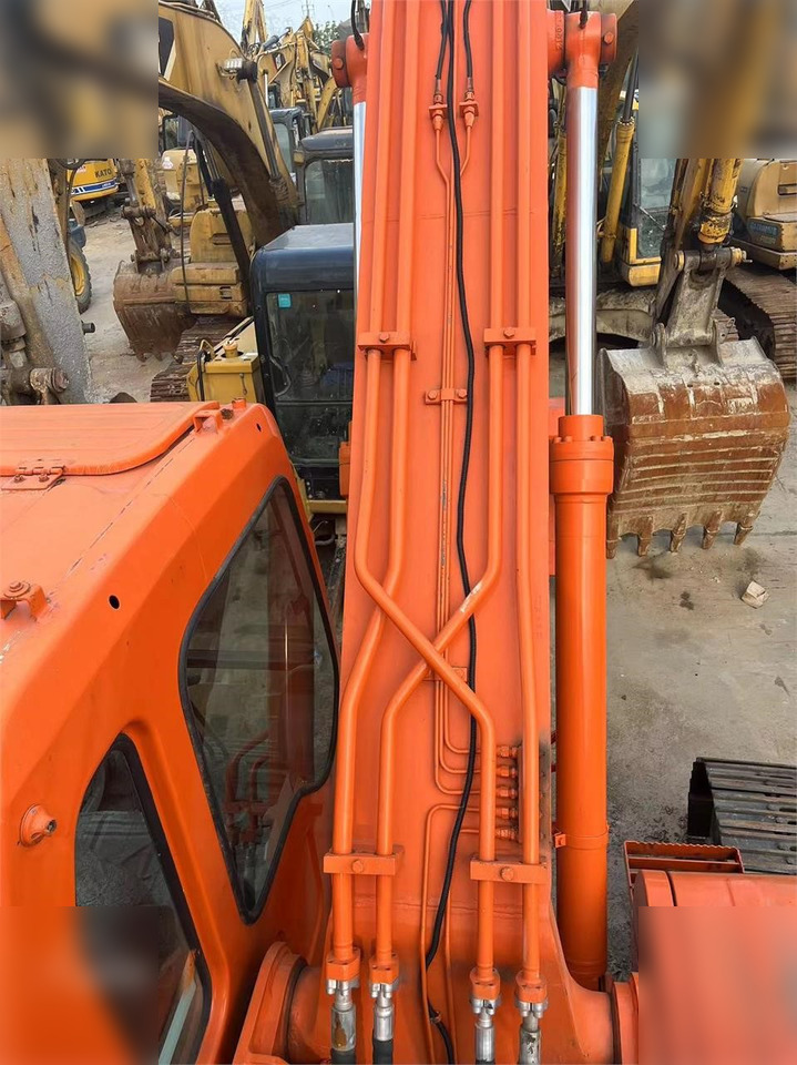 DOOSAN DH220 LC-7 - Crawler excavator: picture 5 DOOSAN DH220 LC-7 - Crawler excavator: picture 5