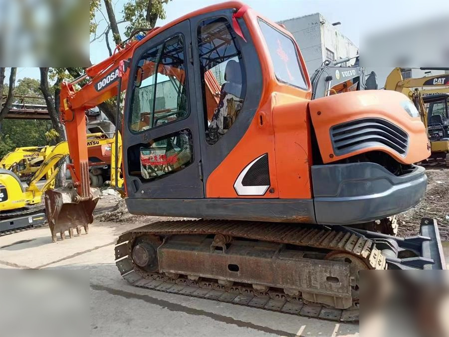 DOOSAN DX75-9C - Crawler excavator: picture 3 DOOSAN DX75-9C - Crawler excavator: picture 3