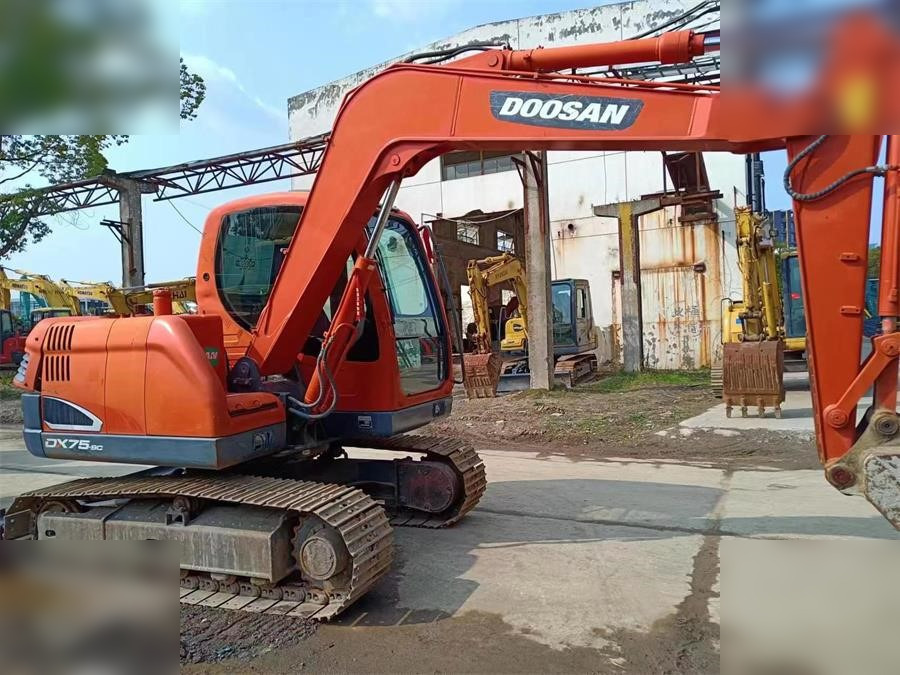 DOOSAN DX75-9C - Crawler excavator: picture 2 DOOSAN DX75-9C - Crawler excavator: picture 2