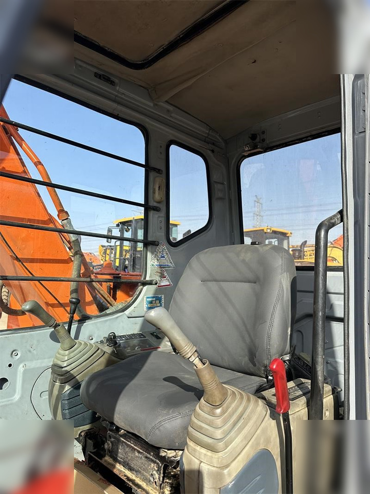 Crawler excavator HITACHI EX60-5: picture 6