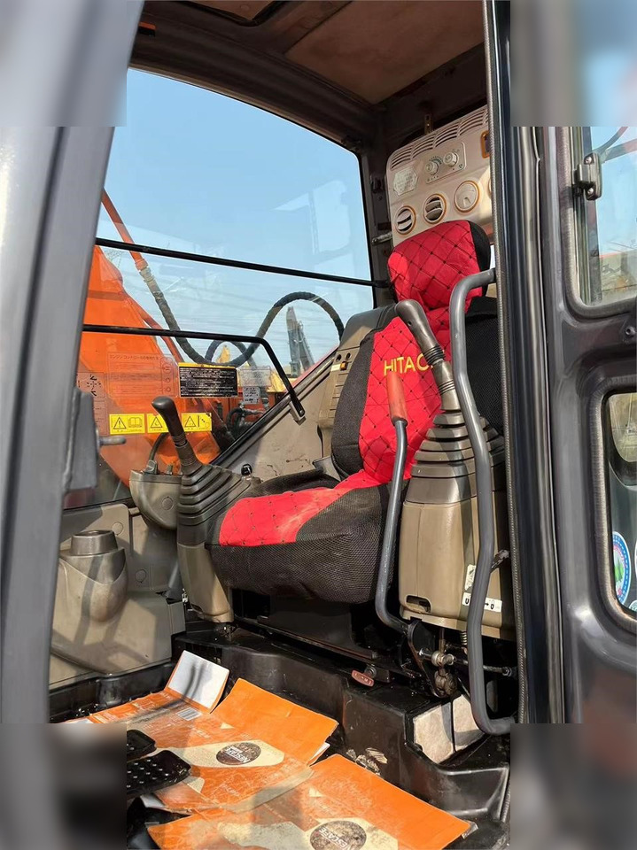 Crawler excavator HITACHI ZX70: picture 10