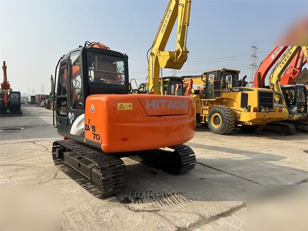 HITACHI ZX70 - Crawler excavator: picture 2 HITACHI ZX70 - Crawler excavator: picture 2