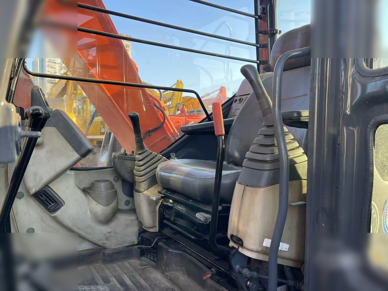 HITACHI ZX70 - Crawler excavator: picture 4 HITACHI ZX70 - Crawler excavator: picture 4