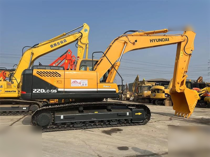 HYUNDAI ROBEX 220 LC-9S - Crawler excavator: picture 1 HYUNDAI ROBEX 220 LC-9S - Crawler excavator: picture 1