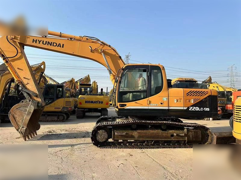 HYUNDAI ROBEX 220 LC-9S - Crawler excavator: picture 1 HYUNDAI ROBEX 220 LC-9S - Crawler excavator: picture 1