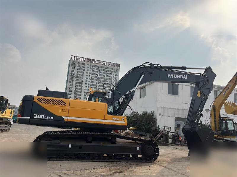 HYUNDAI ROBEX 330 LC-9S - Crawler excavator: picture 2 HYUNDAI ROBEX 330 LC-9S - Crawler excavator: picture 2