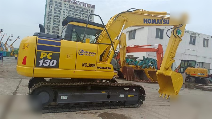 KOMATSU PC130-7 - Crawler excavator: picture 1 KOMATSU PC130-7 - Crawler excavator: picture 1