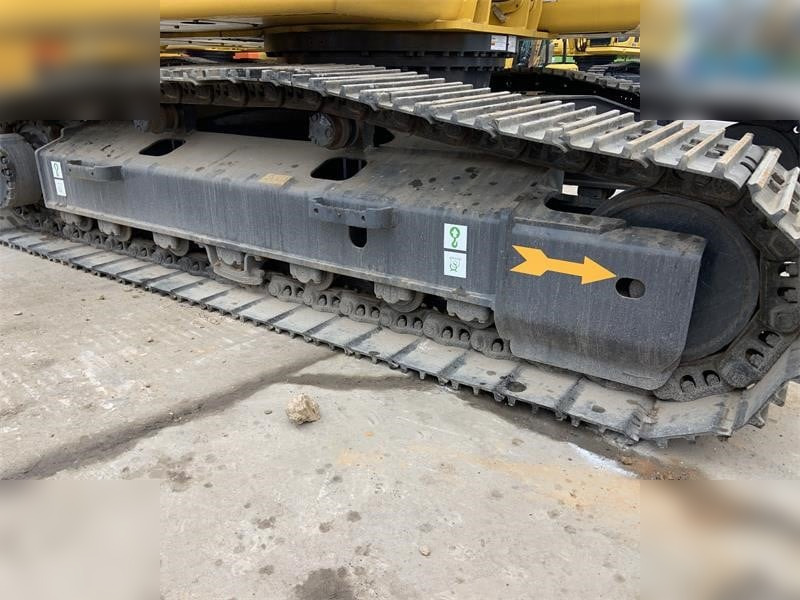 Crawler excavator KOMATSU PC200-8: picture 10