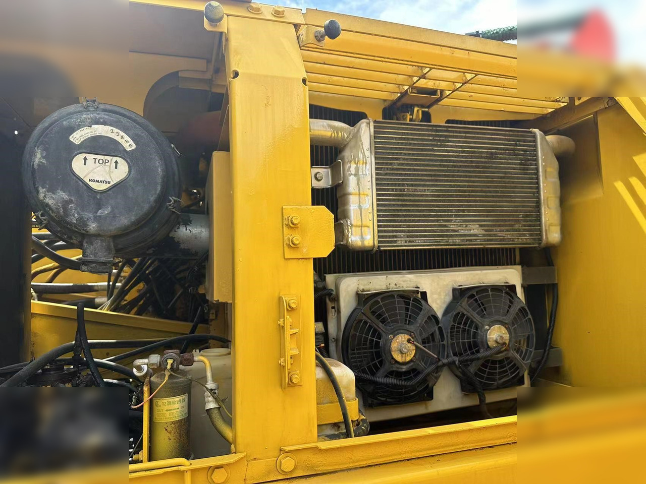 KOMATSU PC220-7 - Crawler excavator: picture 4 KOMATSU PC220-7 - Crawler excavator: picture 4