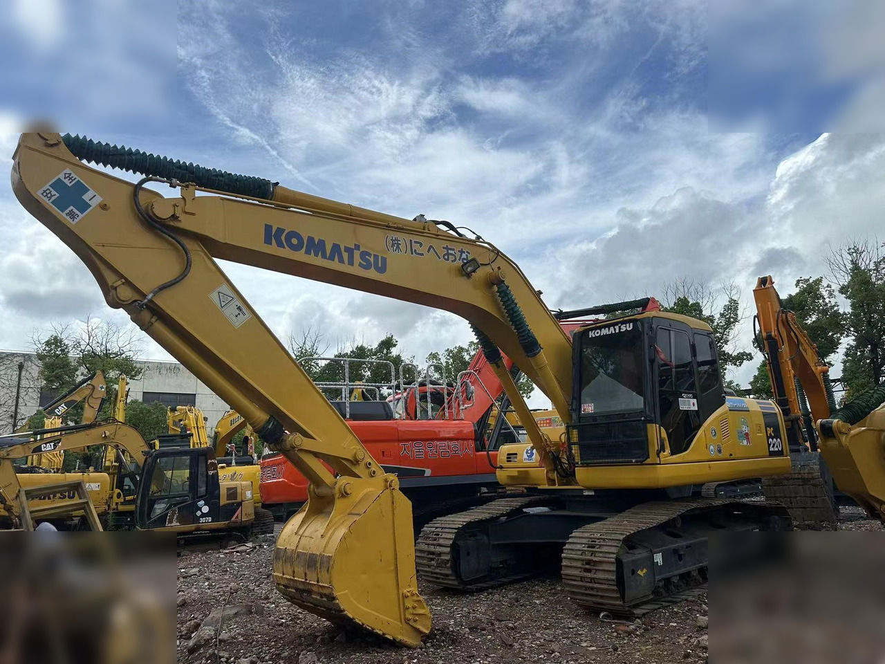 KOMATSU PC220-7 - Crawler excavator: picture 1 KOMATSU PC220-7 - Crawler excavator: picture 1