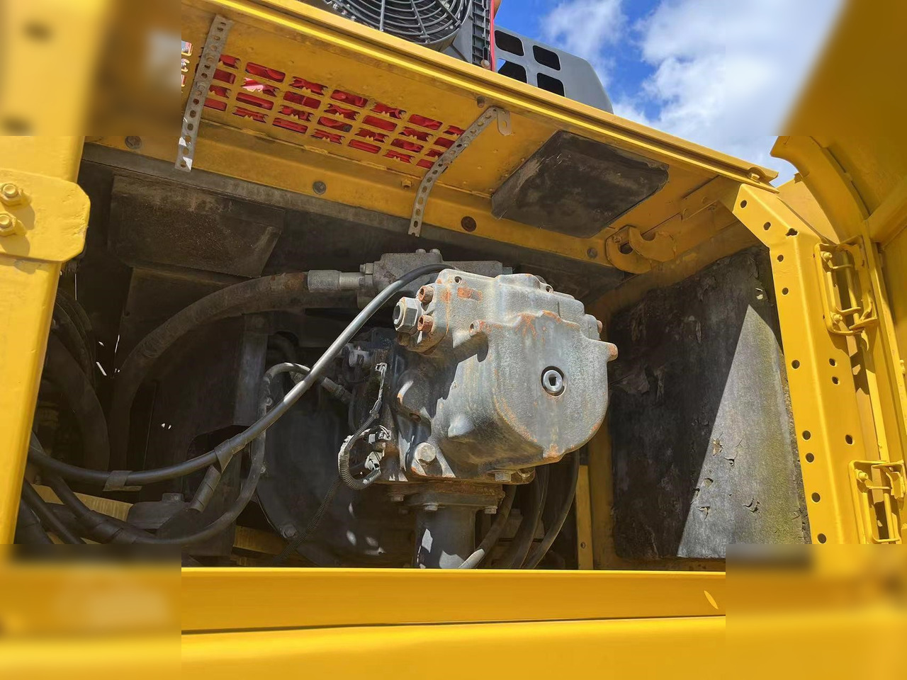 KOMATSU PC400-8R - Crawler excavator: picture 5 KOMATSU PC400-8R - Crawler excavator: picture 5