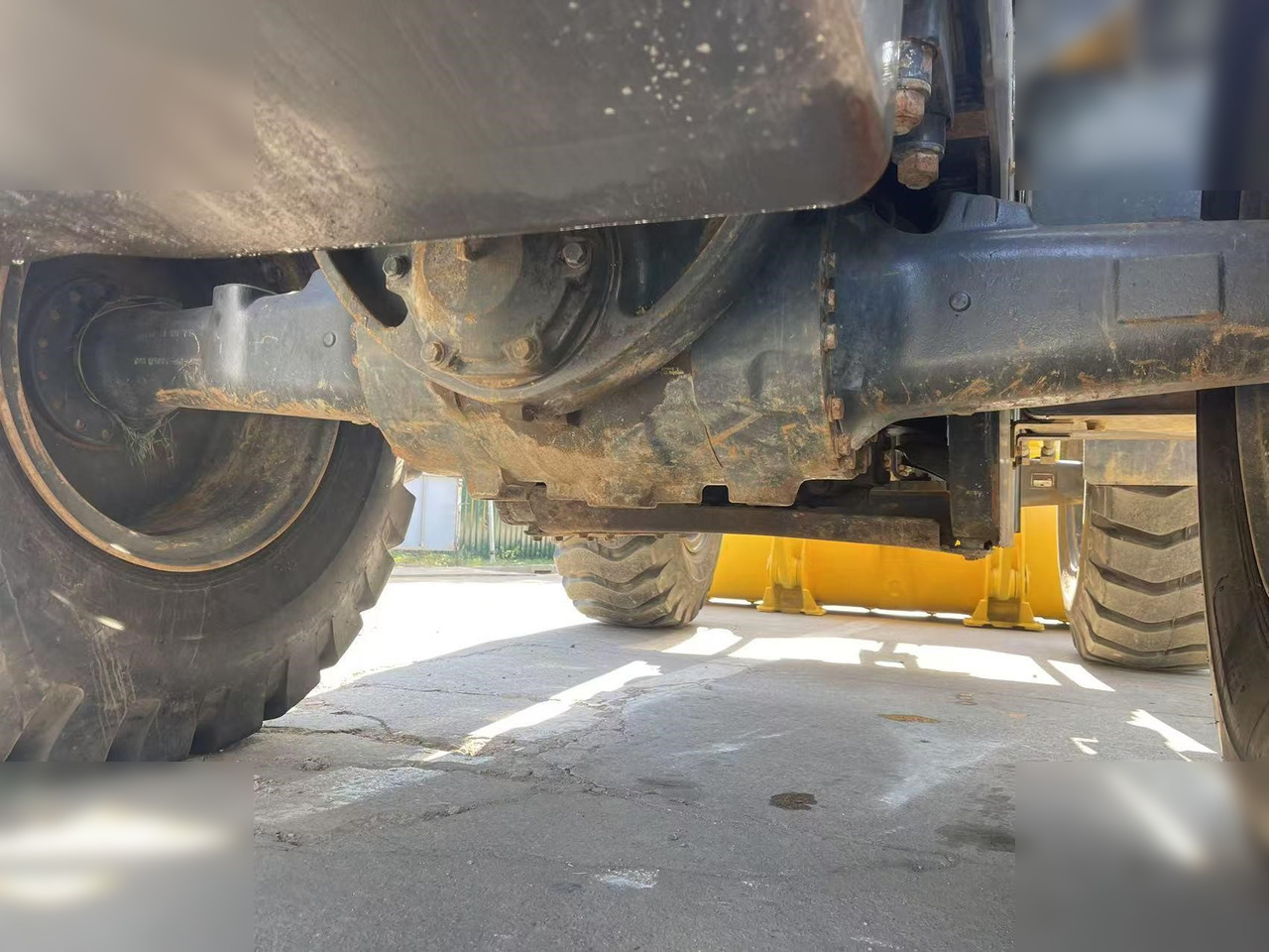 Wheel loader KOMATSU WA320-5: picture 9
