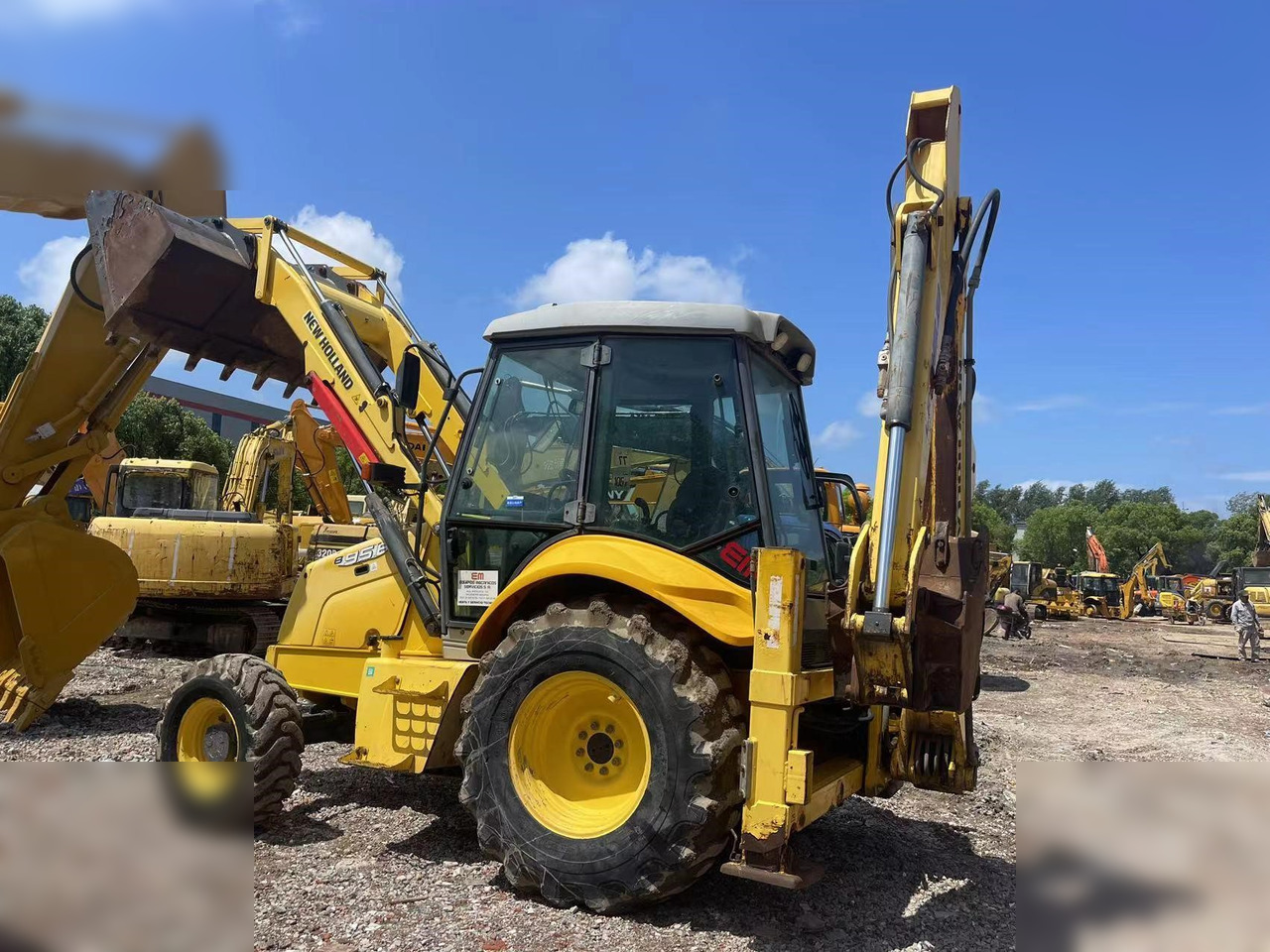 NEW HOLLAND LB95B-4PT - Backhoe loader: picture 2 NEW HOLLAND LB95B-4PT - Backhoe loader: picture 2