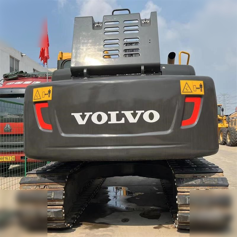 Crawler excavator VOLVO EC140DL: picture 10