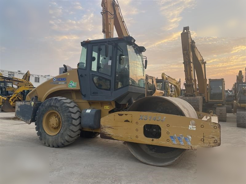 XCMG XS143J - Compactor: picture 1 XCMG XS143J - Compactor: picture 1