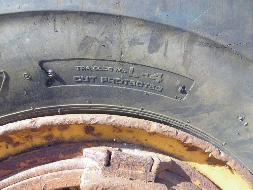 Däck - Tire for Construction machinery: picture 2 Däck - Tire for Construction machinery: picture 2