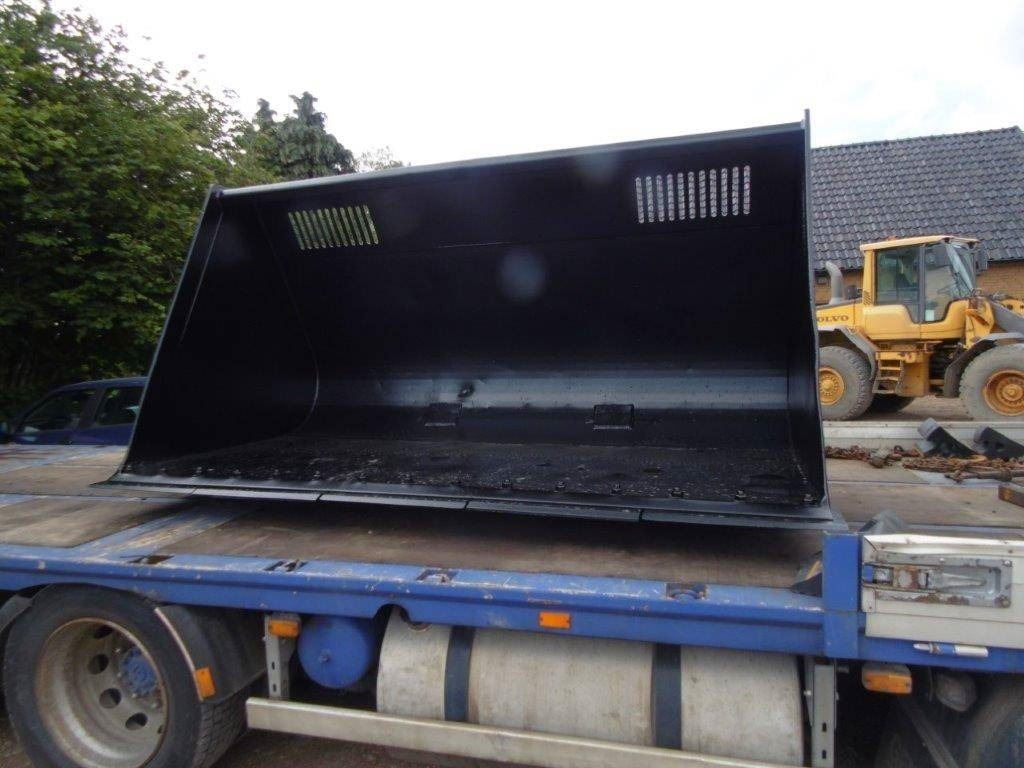 Drivex 5 kubik Passande Volvo L150-220 med bultat skär - Bucket for Construction machinery: picture 2 Drivex 5 kubik Passande Volvo L150-220 med bultat skär - Bucket for Construction machinery: picture 2