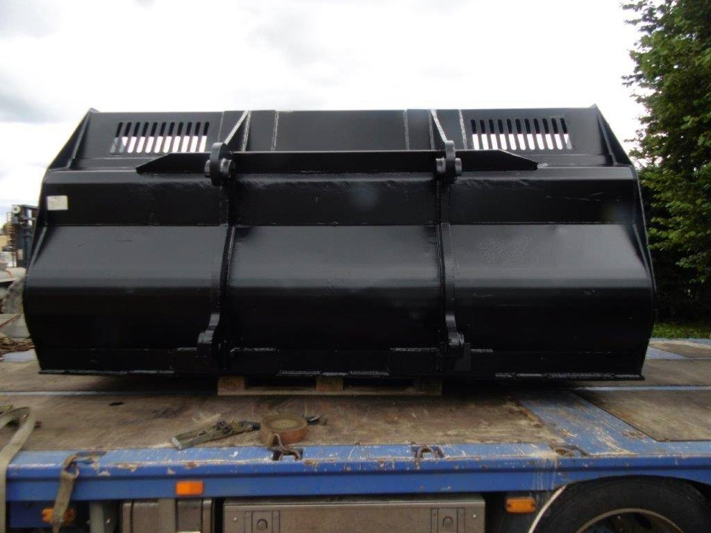 Drivex 5 kubik Passande Volvo L150-220 med bultat skär - Bucket for Construction machinery: picture 3 Drivex 5 kubik Passande Volvo L150-220 med bultat skär - Bucket for Construction machinery: picture 3