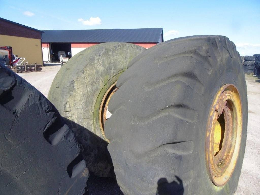 Däck - Tire for Construction machinery: picture 1 Däck - Tire for Construction machinery: picture 1