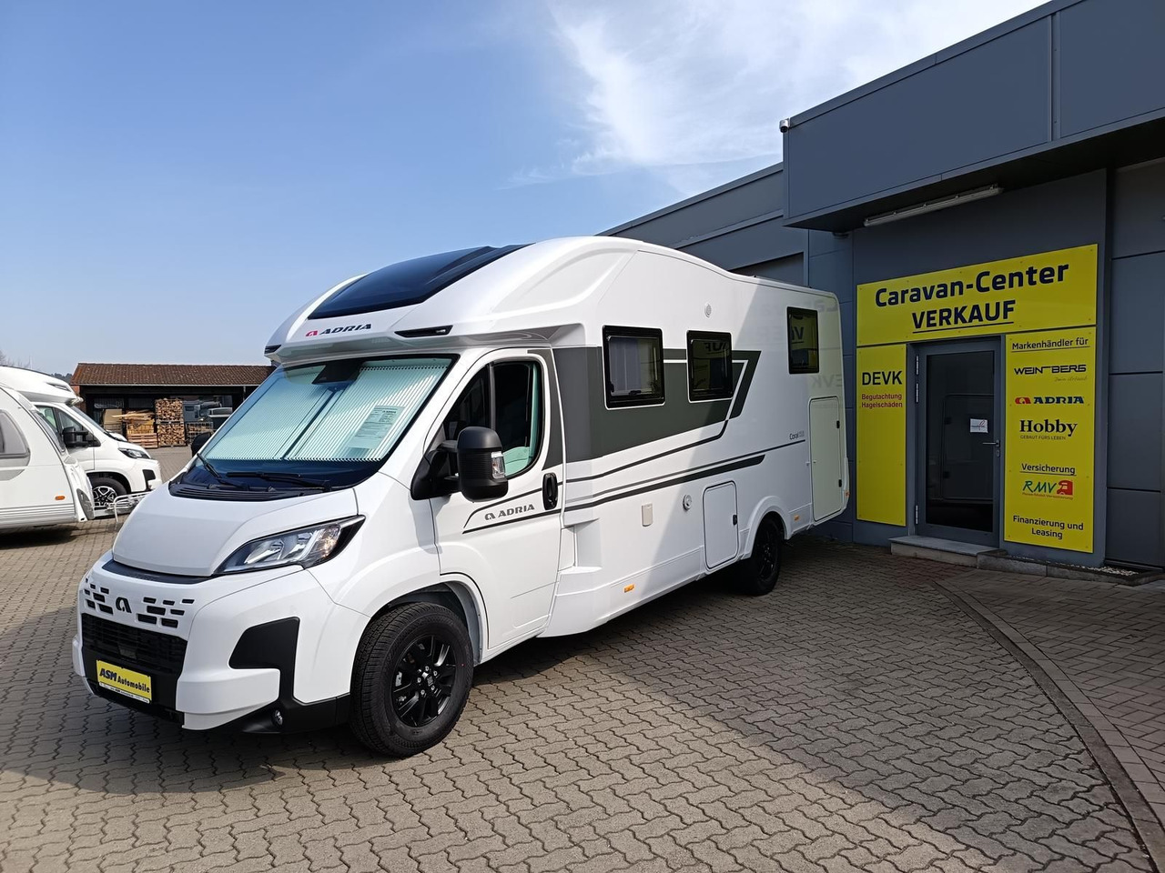 Adria Coral ALL-IN 650 DL*LUFTFEDERUNG HA*SOLAR*SOFORT - Semi-integrated motorhome: picture 3 Adria Coral ALL-IN 650 DL*LUFTFEDERUNG HA*SOLAR*SOFORT - Semi-integrated motorhome: picture 3