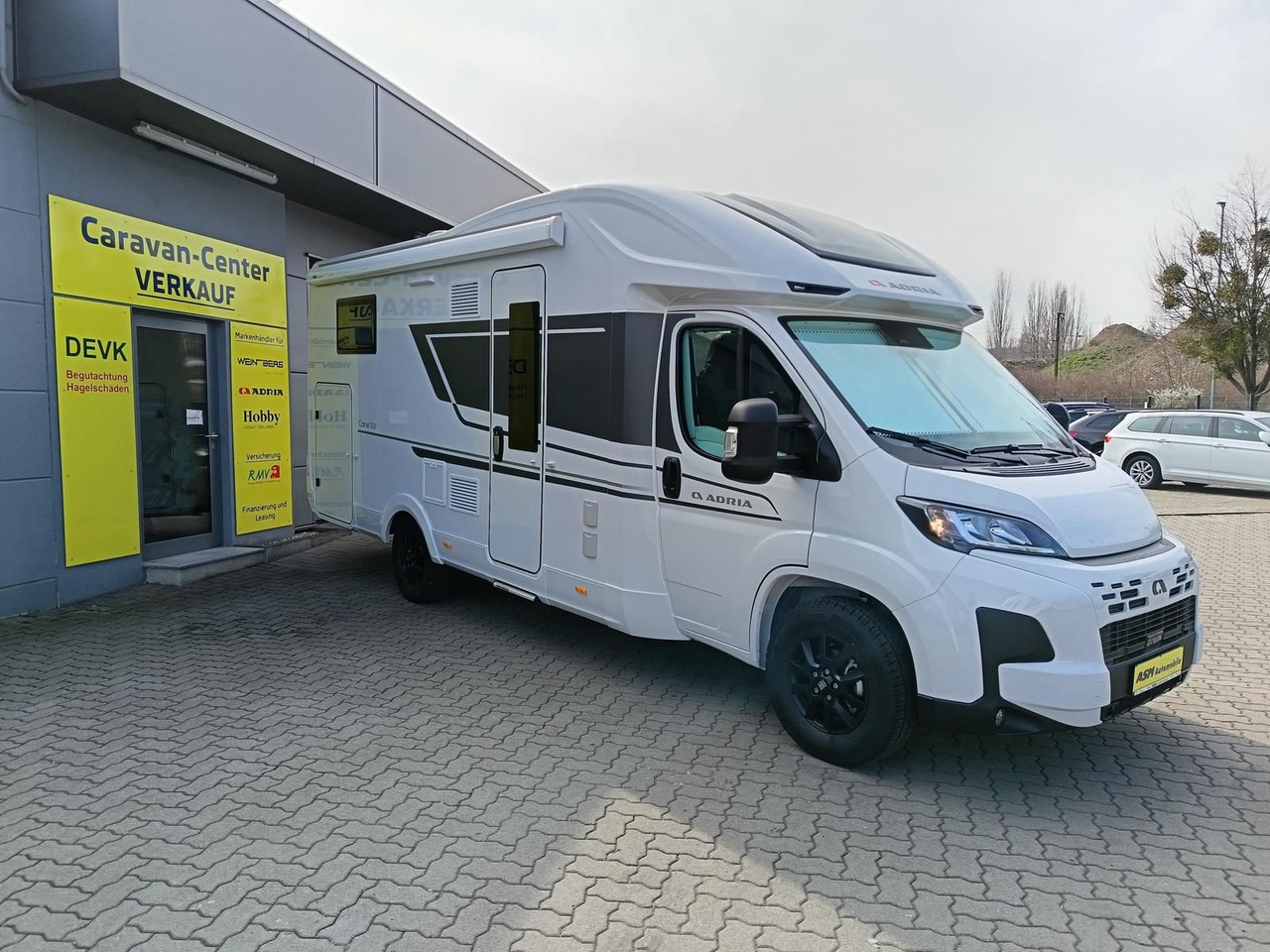 Adria Coral ALL-IN 650 DL*LUFTFEDERUNG HA*SOLAR*SOFORT - Semi-integrated motorhome: picture 2 Adria Coral ALL-IN 650 DL*LUFTFEDERUNG HA*SOLAR*SOFORT - Semi-integrated motorhome: picture 2