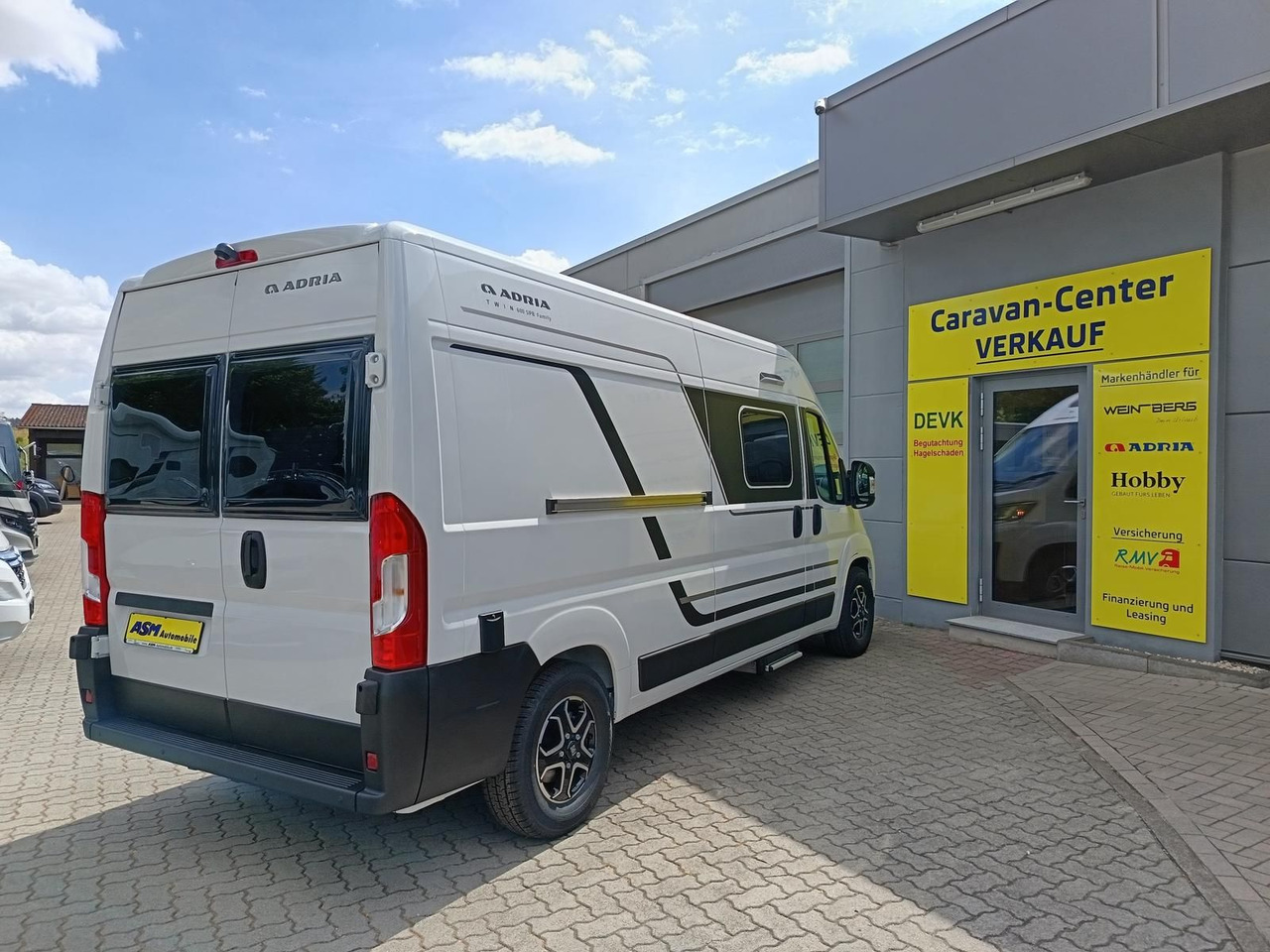 Adria Twin Twin 600 SPB Family*SAFETY*STYLE*DAB*SOFORT - Camper van: picture 5 Adria Twin Twin 600 SPB Family*SAFETY*STYLE*DAB*SOFORT - Camper van: picture 5