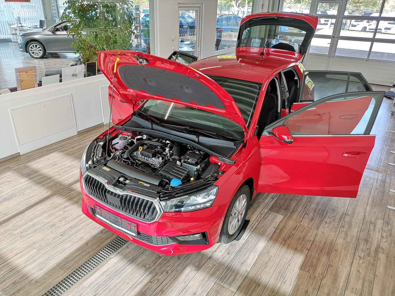 Skoda Fabia Selection 1,0TSIDSG+AHK-VORBER+LED+DAB+SHZ - Sedan: picture 5 Skoda Fabia Selection 1,0TSIDSG+AHK-VORBER+LED+DAB+SHZ - Sedan: picture 5