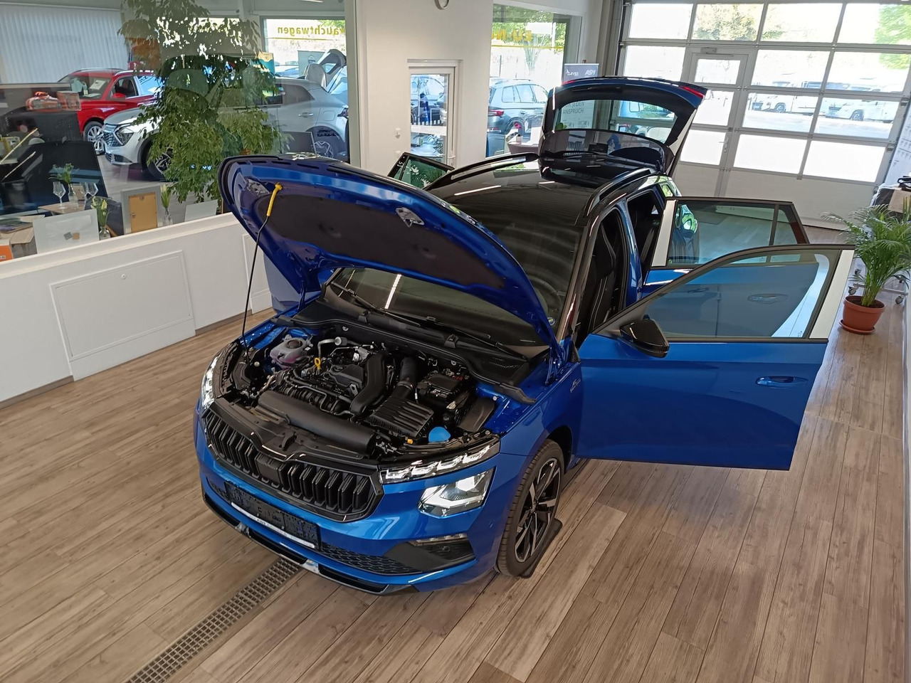 Skoda Kamiq Monte Carlo 1,5 TSI DSG*PANO*AHK*5J.GARANT - SUV: picture 2 Skoda Kamiq Monte Carlo 1,5 TSI DSG*PANO*AHK*5J.GARANT - SUV: picture 2
