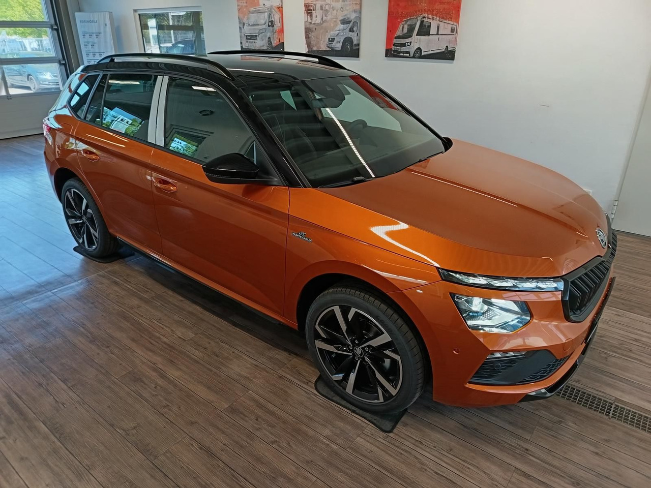 Skoda Kamiq Monte Carlo 1,5 TSI DSG*PANO*AHK*5J.GARANT - SUV: picture 3 Skoda Kamiq Monte Carlo 1,5 TSI DSG*PANO*AHK*5J.GARANT - SUV: picture 3