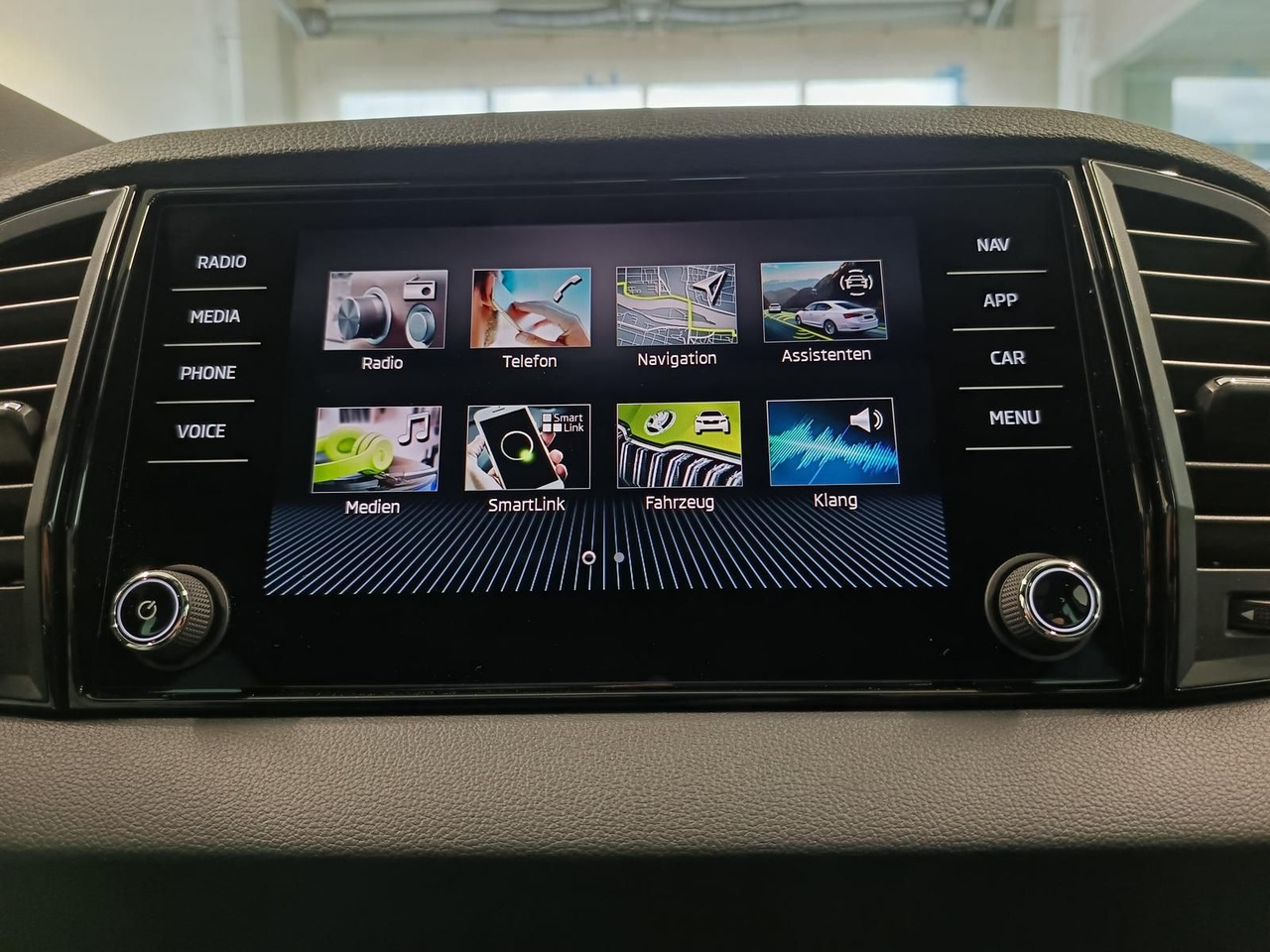 SUV Skoda Karoq Sportline 2,0 TDI 4x4*AHK*PSD*STD.HZG*DCC*: picture 11 SUV Skoda Karoq Sportline 2,0 TDI 4x4*AHK*PSD*STD.HZG*DCC*: picture 11