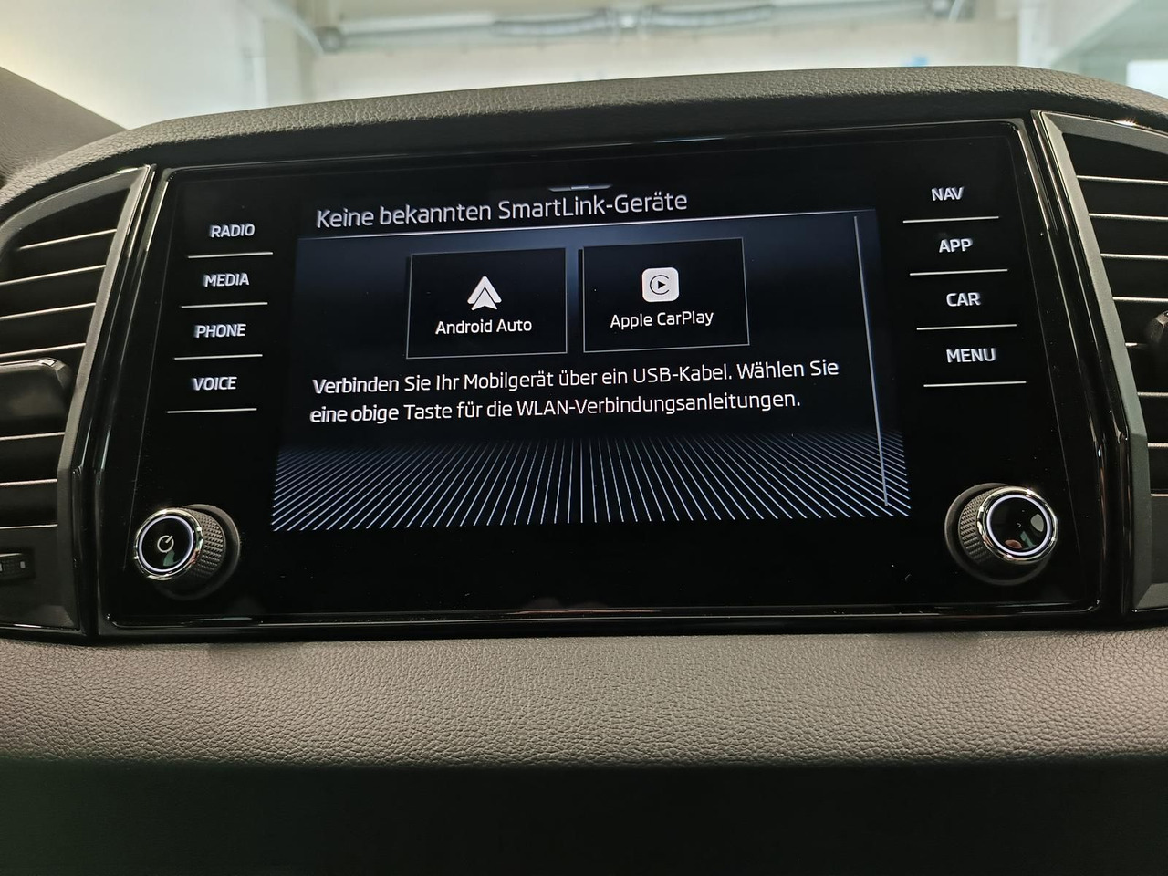SUV Skoda Karoq Sportline 2,0 TDI 4x4*AHK*PSD*STD.HZG*DCC*: picture 13 SUV Skoda Karoq Sportline 2,0 TDI 4x4*AHK*PSD*STD.HZG*DCC*: picture 13