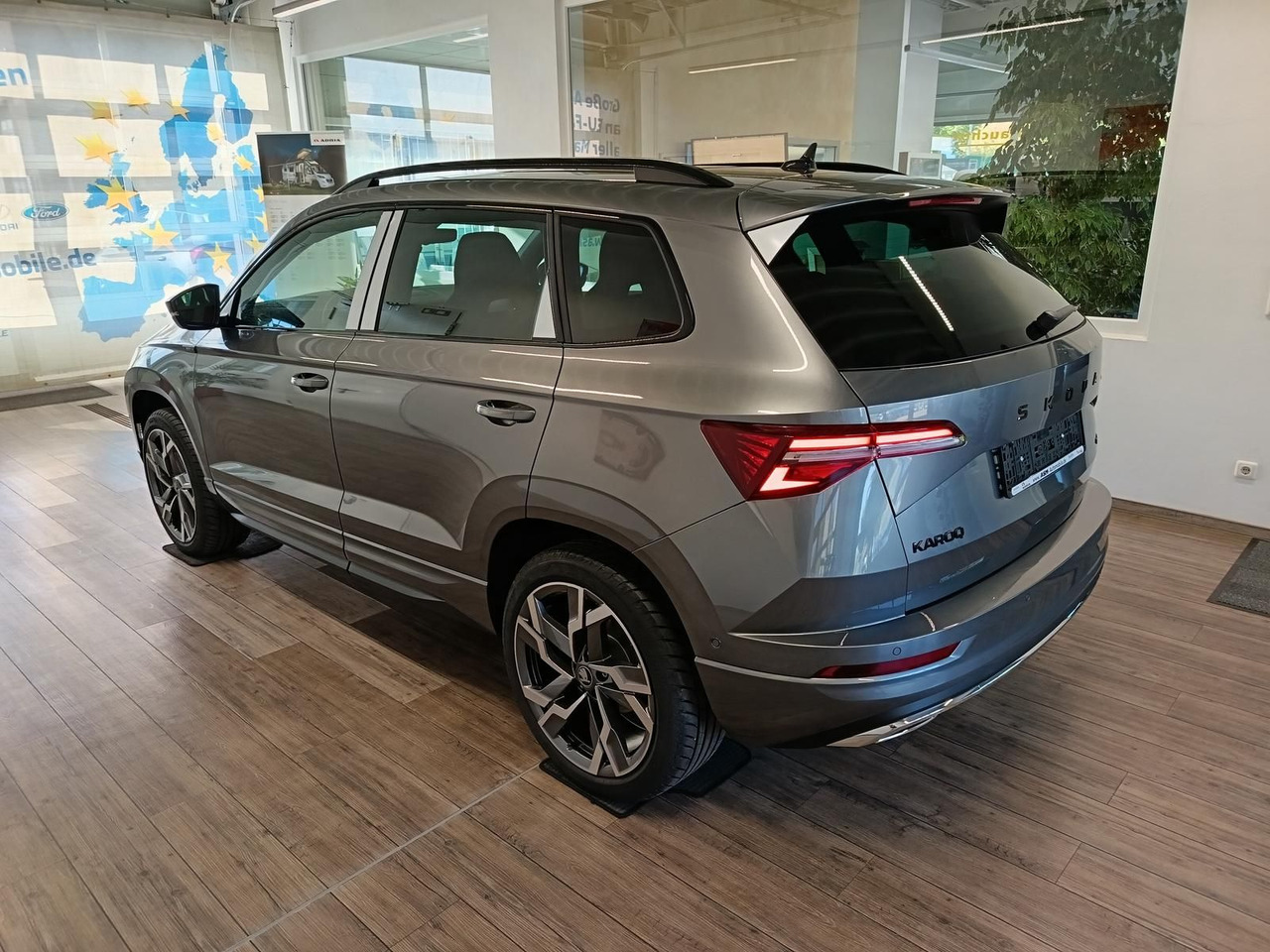 Skoda Karoq Sportline 2,0 TDI DSG 4x4*AHK*PSD*STD.HZG* - SUV: picture 4 Skoda Karoq Sportline 2,0 TDI DSG 4x4*AHK*PSD*STD.HZG* - SUV: picture 4