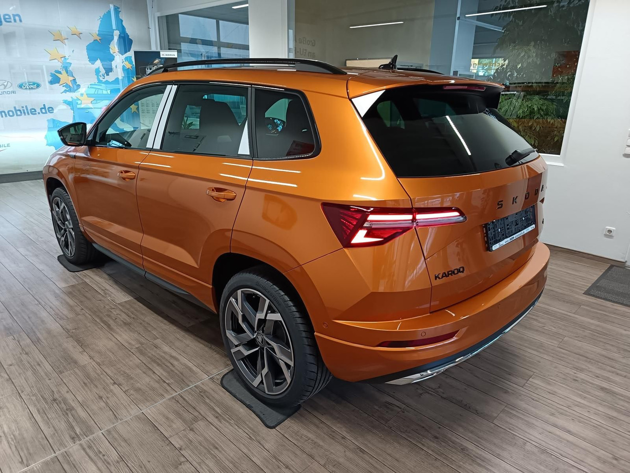 Skoda Karoq Sportline 2,0 TDI DSG 4x4*AHK*PSD*STD.HZG* - SUV: picture 4 Skoda Karoq Sportline 2,0 TDI DSG 4x4*AHK*PSD*STD.HZG* - SUV: picture 4