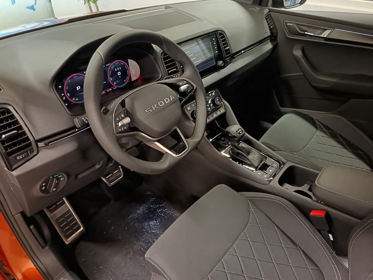 SUV Skoda Karoq Sportline 2,0 TDI DSG 4x4*AHK*PSD*STD.HZG*: picture 21