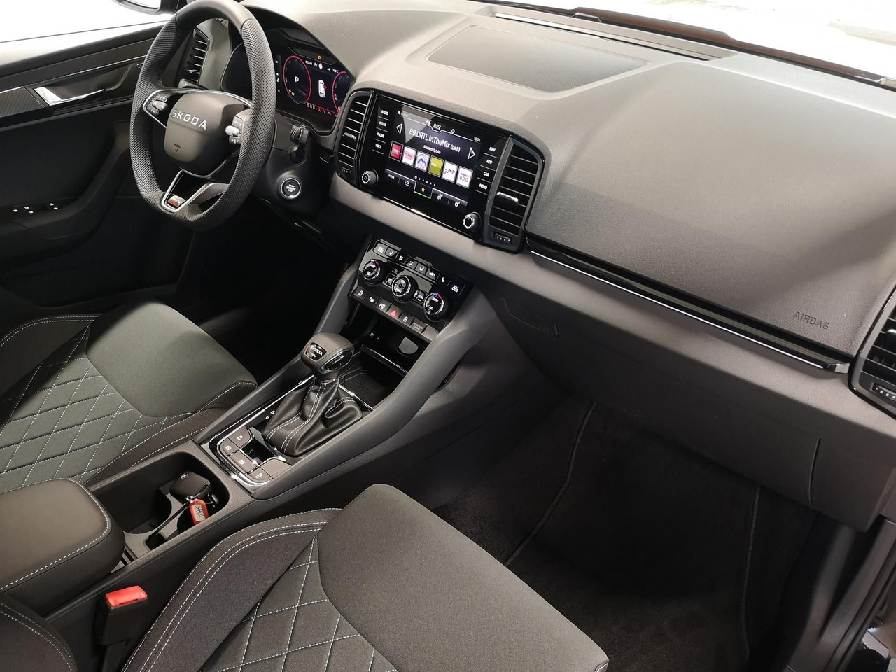 SUV Skoda Karoq Sportline 2,0TDI DSG 4x4*PSD*AHK*360°*NAVI: picture 19
