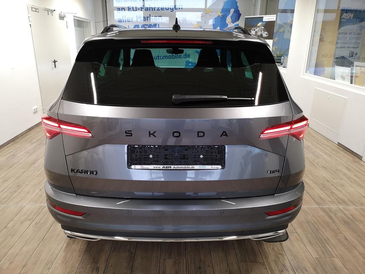 Skoda Karoq Sportline 2,0TDI DSG 4x4*PSD*AHK*360°*NAVI - SUV: picture 5 Skoda Karoq Sportline 2,0TDI DSG 4x4*PSD*AHK*360°*NAVI - SUV: picture 5