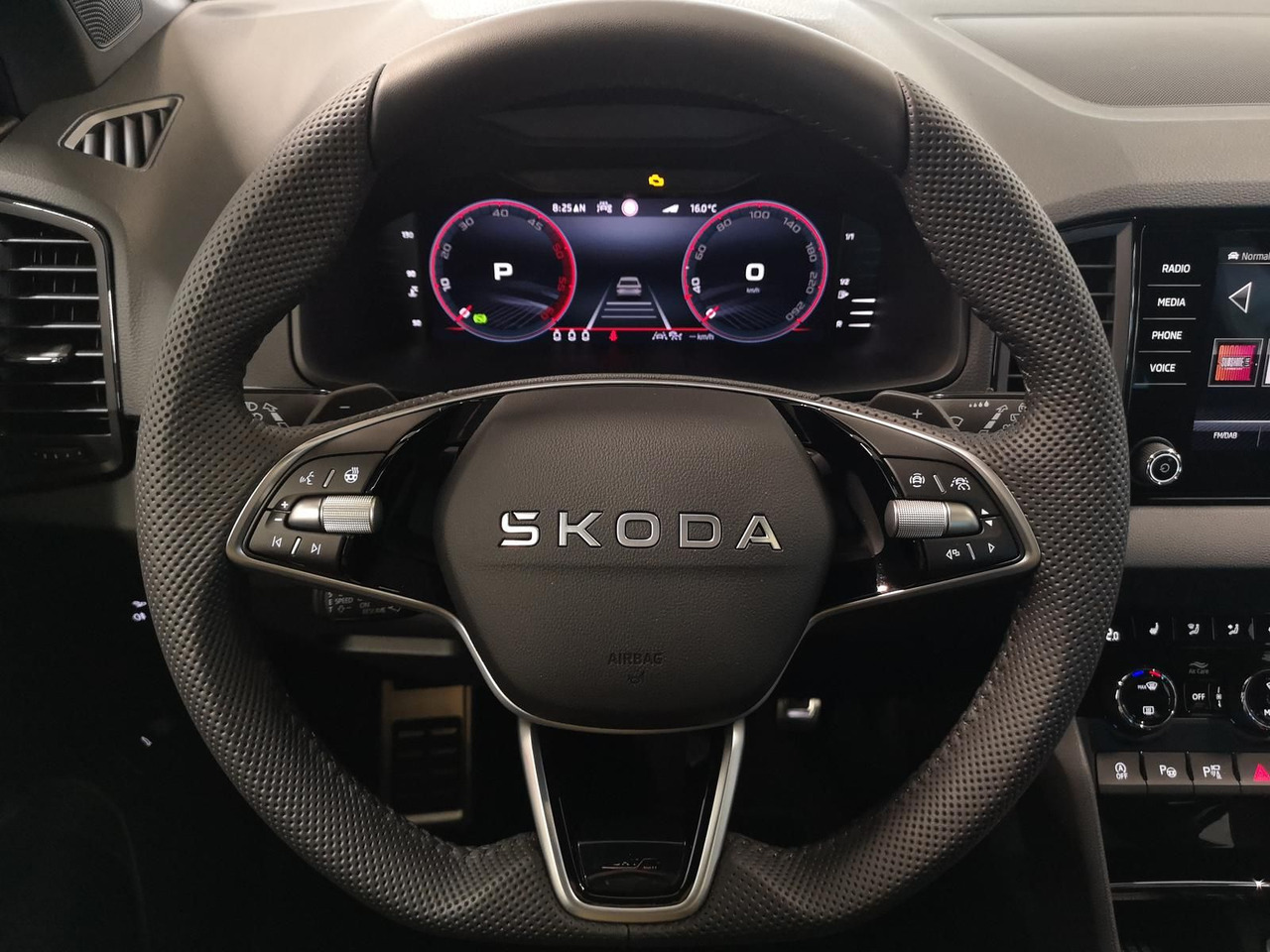 SUV Skoda Karoq Sportline 2,0TDI DSG 4x4*PSD*AHK*360°*NAVI: picture 8