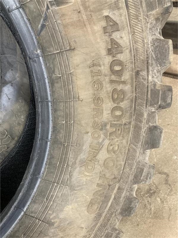 Alliance 16.9 R30 IND 440/80R30 MULTIUSE 550 - Tire for Municipal/ Special vehicle: picture 2 Alliance 16.9 R30 IND 440/80R30 MULTIUSE 550 - Tire for Municipal/ Special vehicle: picture 2