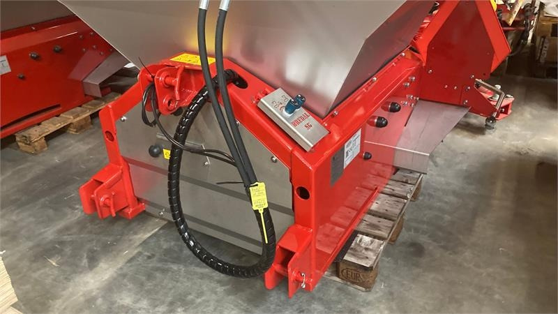 Bredal SG 2000 Hydraulisk - Rustfri - Sand/ Salt spreader for Municipal/ Special vehicle: picture 4 Bredal SG 2000 Hydraulisk - Rustfri - Sand/ Salt spreader for Municipal/ Special vehicle: picture 4