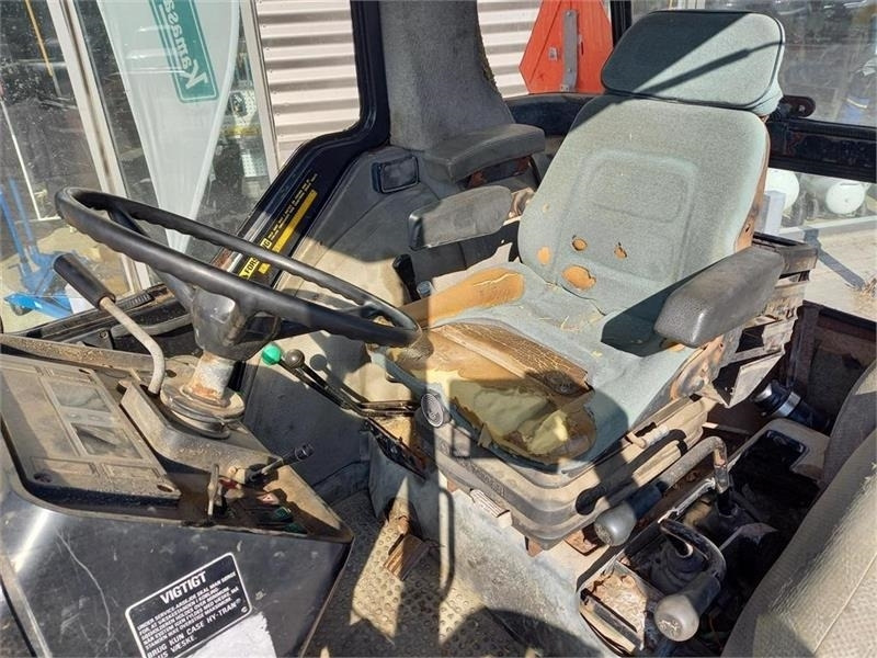 Farm tractor Case IH 695 XL: picture 14 Farm tractor Case IH 695 XL: picture 14