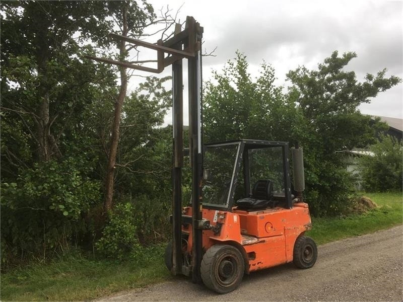 Dantruck 2504 dieseltruck - Diesel forklift: picture 4 Dantruck 2504 dieseltruck - Diesel forklift: picture 4