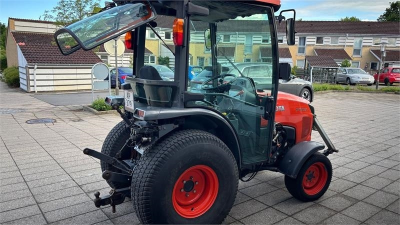 Kubota STW37 Kompakttraktor - Municipal tractor: picture 1 Kubota STW37 Kompakttraktor - Municipal tractor: picture 1