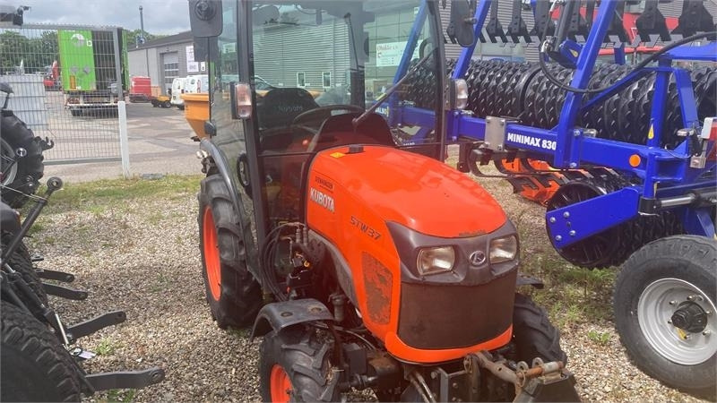 Kubota STW37 Kun 1144 timer STW37 - Municipal tractor: picture 1 Kubota STW37 Kun 1144 timer STW37 - Municipal tractor: picture 1