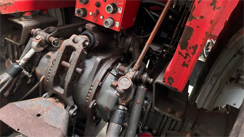 Massey Ferguson 699 - Farm tractor: picture 3 Massey Ferguson 699 - Farm tractor: picture 3