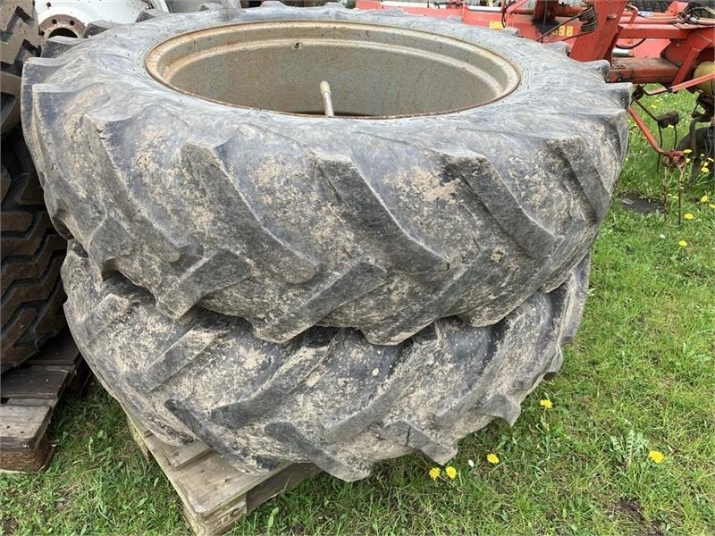 Molcon 16.9x38 5 armet bred - Tire for Agricultural machinery: picture 1 Molcon 16.9x38 5 armet bred - Tire for Agricultural machinery: picture 1